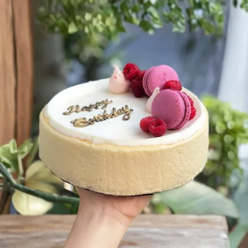 Macaron Raspberry Cheesecake