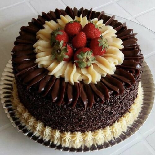 Strawberry Choco Crown Cake