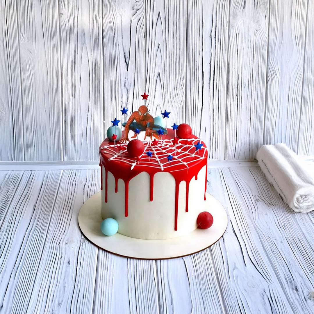Amazing Spiderman Treat Cake